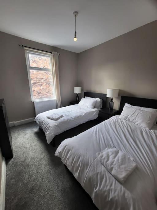 4 Bedroom House, 8 Min To City! Manchester Exterior photo